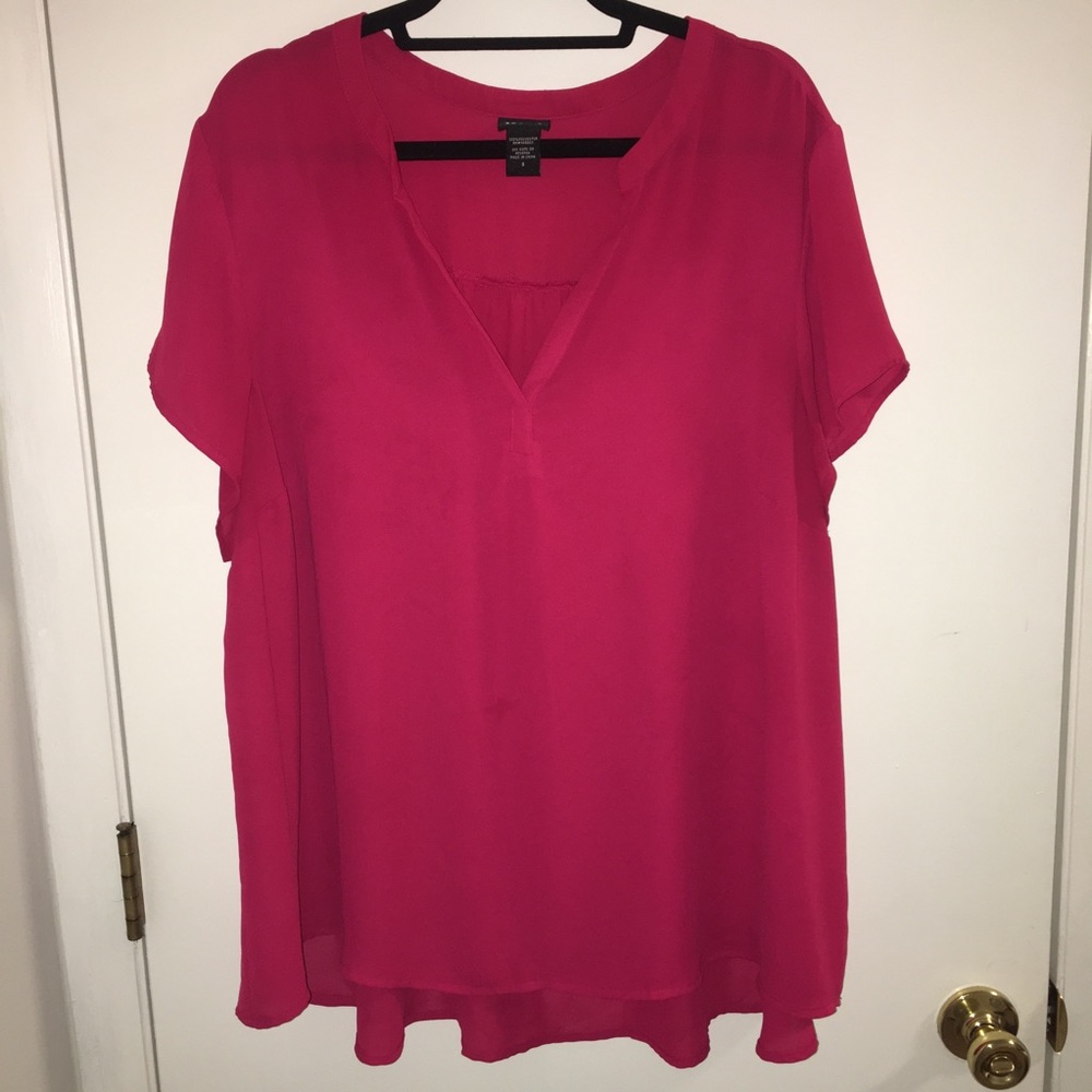 EUC Torrid Size 3 Pink v-neck blouse